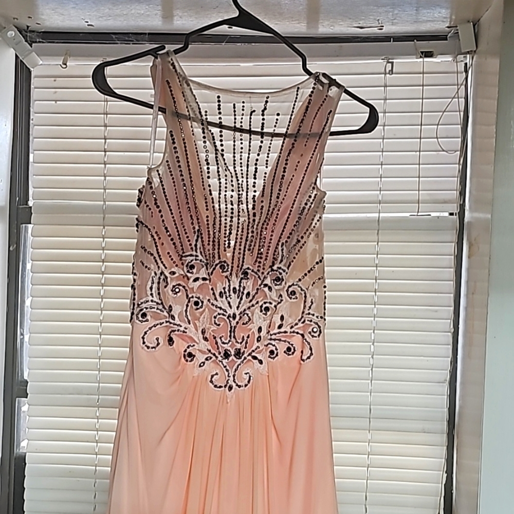 PROM DRESS - Picture 4 of 7